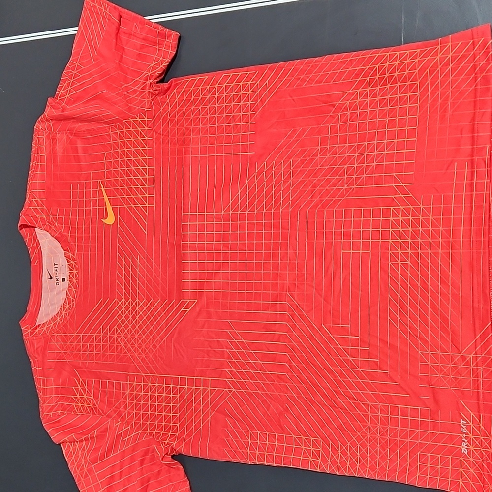 Nike dri fit tee